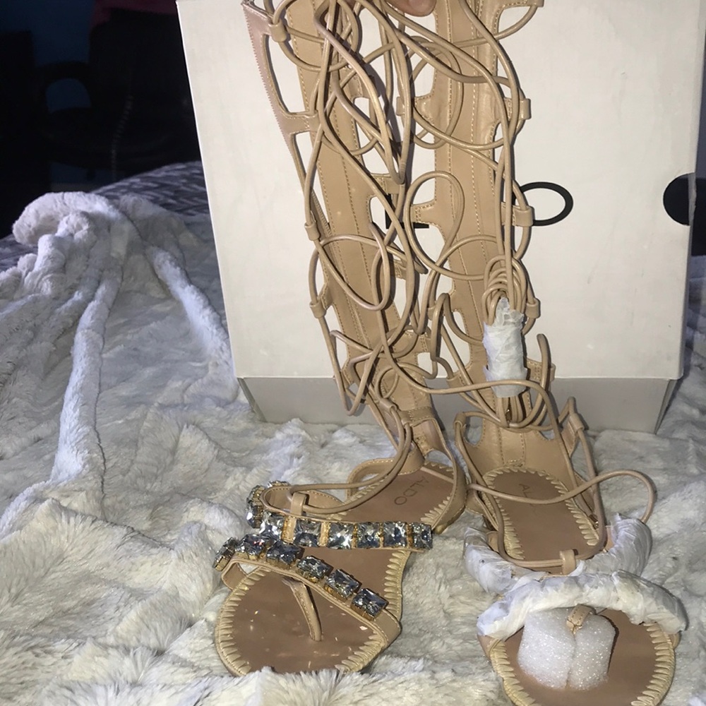 New Aldo gladiator strap sandlas